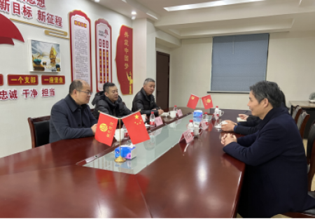 桐升建設(shè)│桐鄉(xiāng)市住房和城鄉(xiāng)建設(shè)局黨委委員、副局長(zhǎng)何明一行蒞臨我公司開(kāi)展新春走訪(fǎng)慰問(wèn)活動(dòng)
